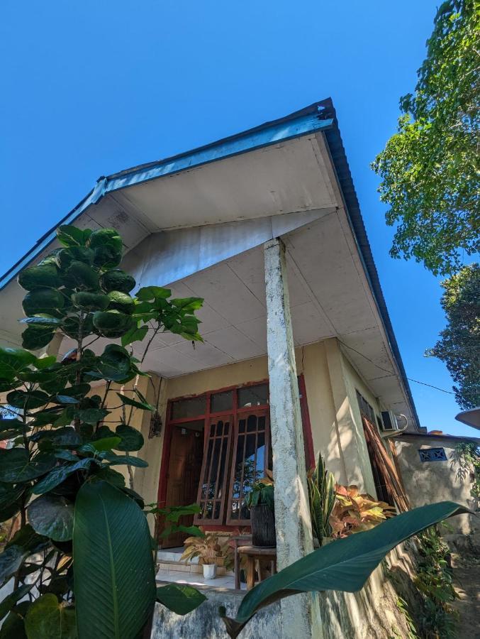 Agusfamily Homestay Labuan Bajo Ngoại thất bức ảnh